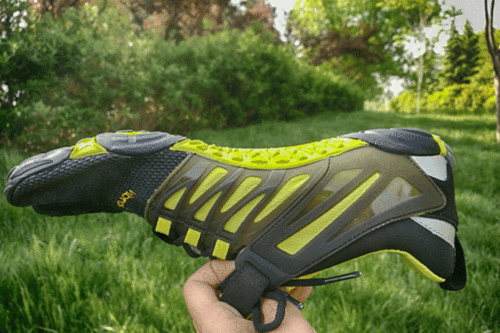 国产跑步健身鞋测评视频,性能与舒适度全面解析