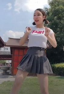 国产超短裙小视频,时尚潮流下的青春风采