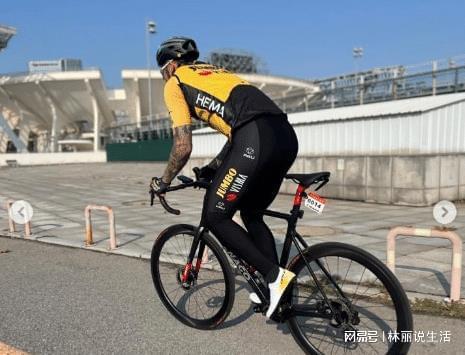 国产豪车骑行视频,尽享速度与激情的视觉盛宴